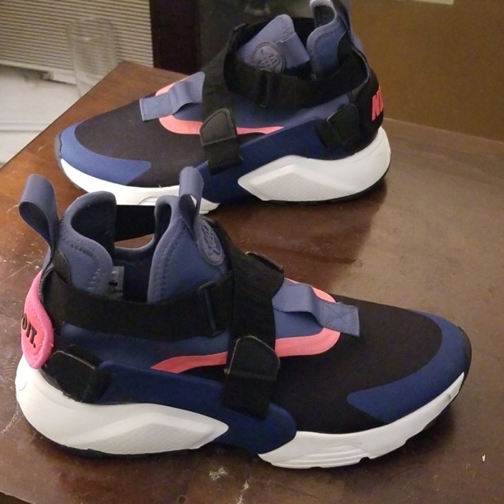 Nike Air Huarache city shoe